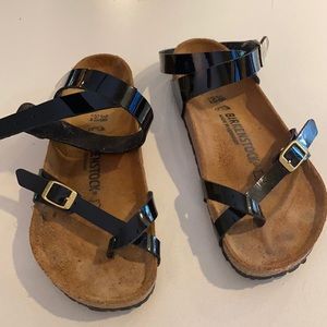 Black patent Birkenstock’s